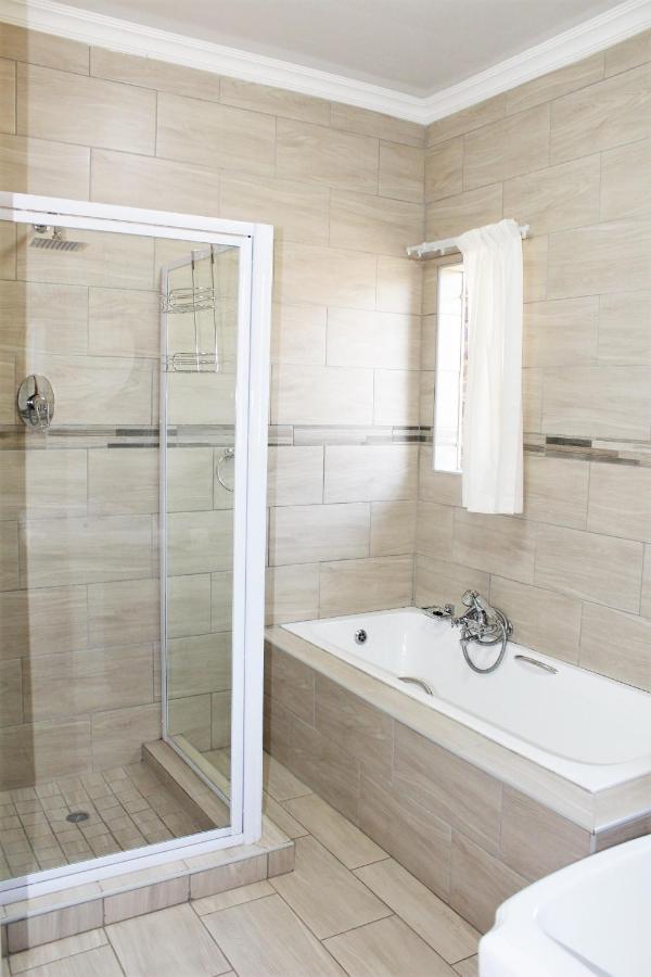 Ngwenya Boutique Hotel Lephalale Bagian luar foto
