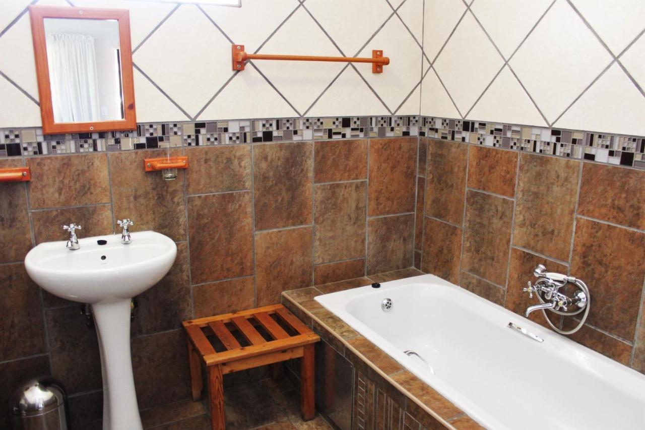 Ngwenya Boutique Hotel Lephalale Bagian luar foto