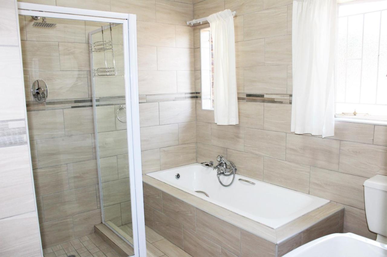 Ngwenya Boutique Hotel Lephalale Bagian luar foto